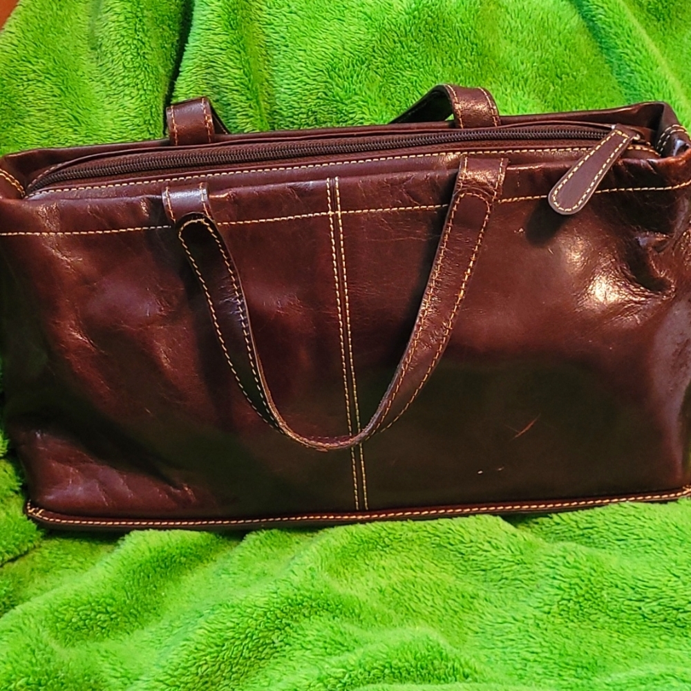 Kenneth Cole brown purse